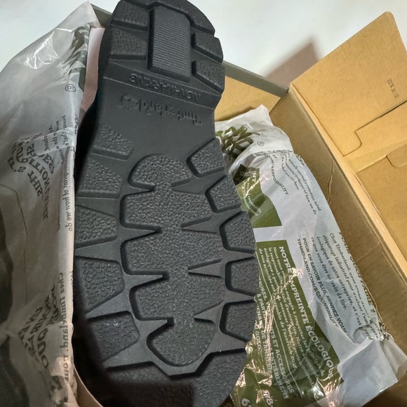 Timberland Classic 6” Black Nubuck Waterproof Boots - Picture 7 of 9